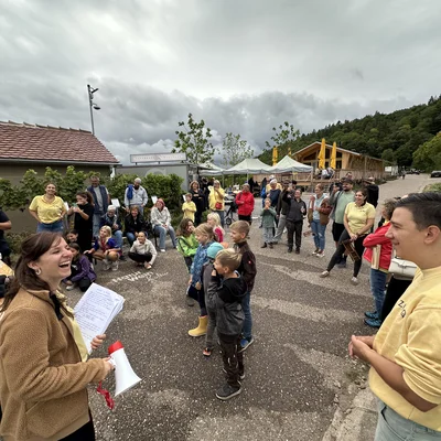 Drilltaufe und Weinausschank Drilltaufe und Weinausschank