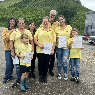 Drilltaufe und Weinausschank Drilltaufe und Weinausschank