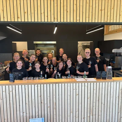 Drilltaufe und Weinausschank Drilltaufe und Weinausschank