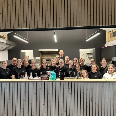 Drilltaufe und Weinausschank Drilltaufe und Weinausschank