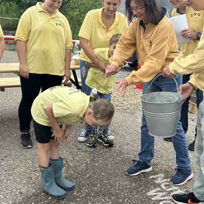 Drilltaufe und Weinausschank Drilltaufe und Weinausschank